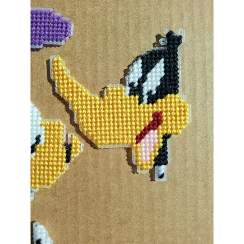Looney Tunes Plastic Canvas Daffy Duck Sylvester Road Runner Tweety Bird Vintage